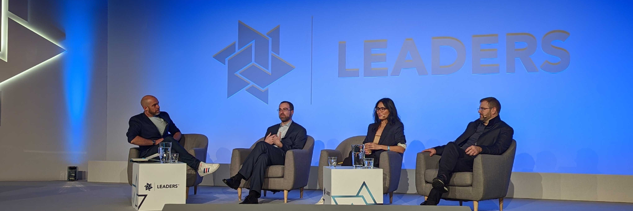 Tian Pei and others on stage at Leaders Week London 2022 | hero